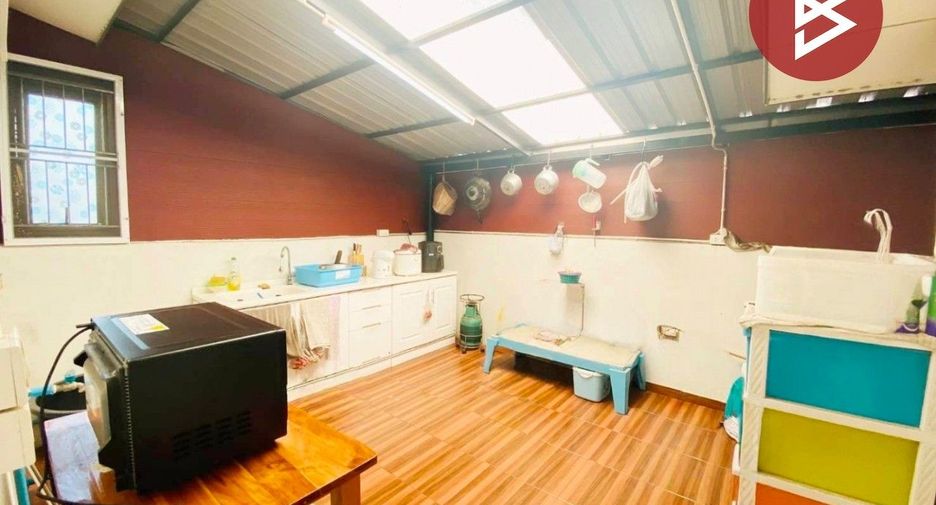 For sale 2 bedrooms townhouse in Mueang Samut Sakhon, Samut Sakhon