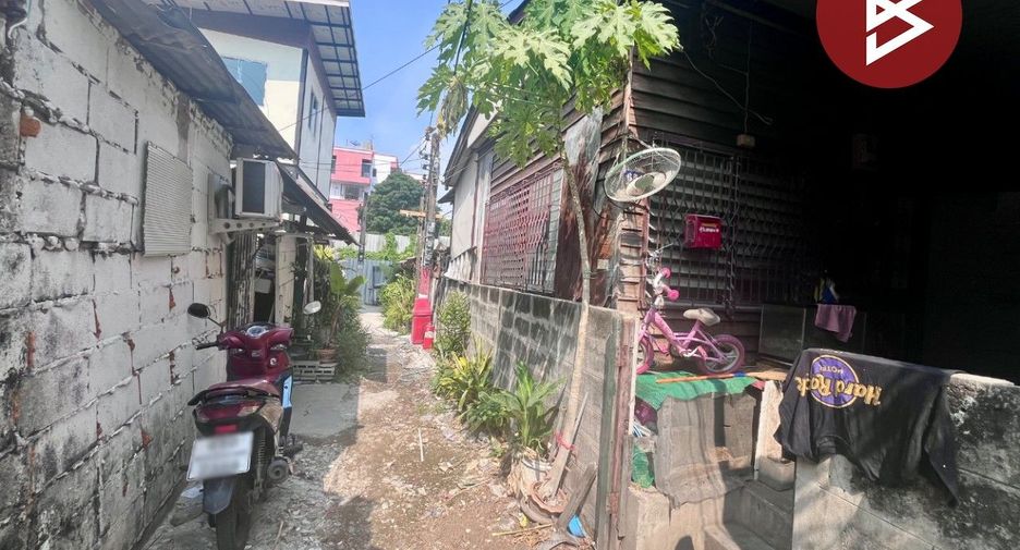 For sale land in Phra Khanong, Bangkok