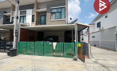 À vendre 2 chambres maison de ville à Phan Thong, Chonburi