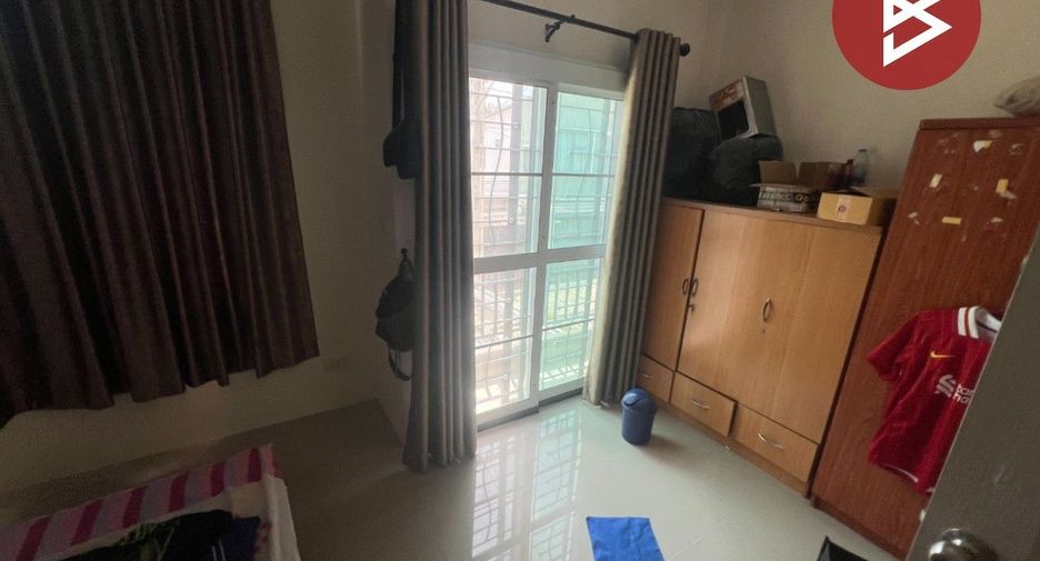 À vendre 2 chambres maison de ville à Phan Thong, Chonburi