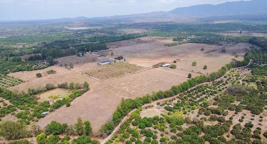 Terreno en venta en Chom Thong, Chiang Mai