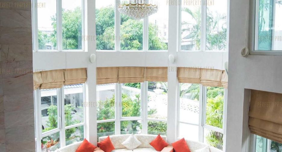 Villa zum Kauf mit 4 Zimmer in Bang Kapi, Bangkok