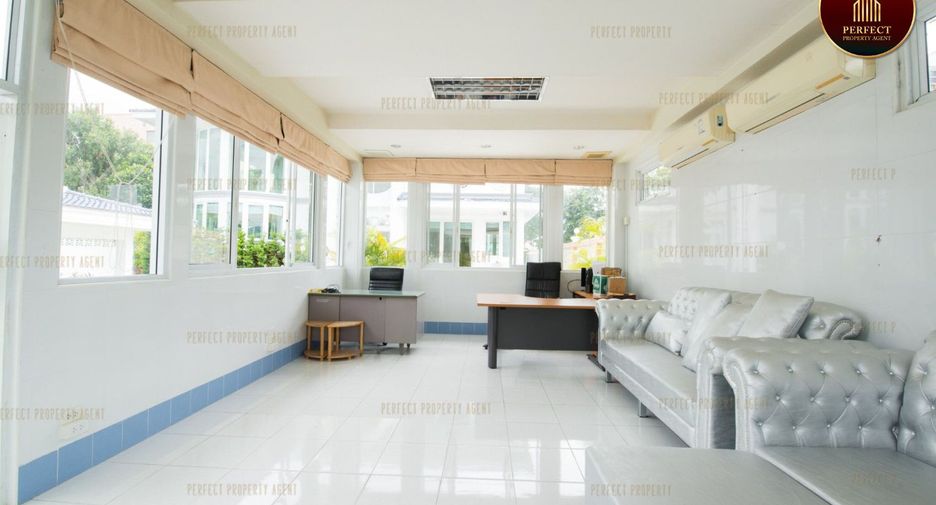 Villa zum Kauf mit 4 Zimmer in Bang Kapi, Bangkok