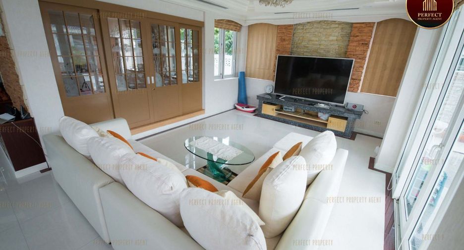 Villa zum Kauf mit 4 Zimmer in Bang Kapi, Bangkok