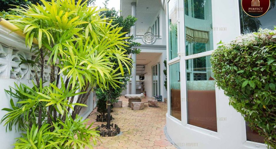 Villa zum Kauf mit 4 Zimmer in Bang Kapi, Bangkok