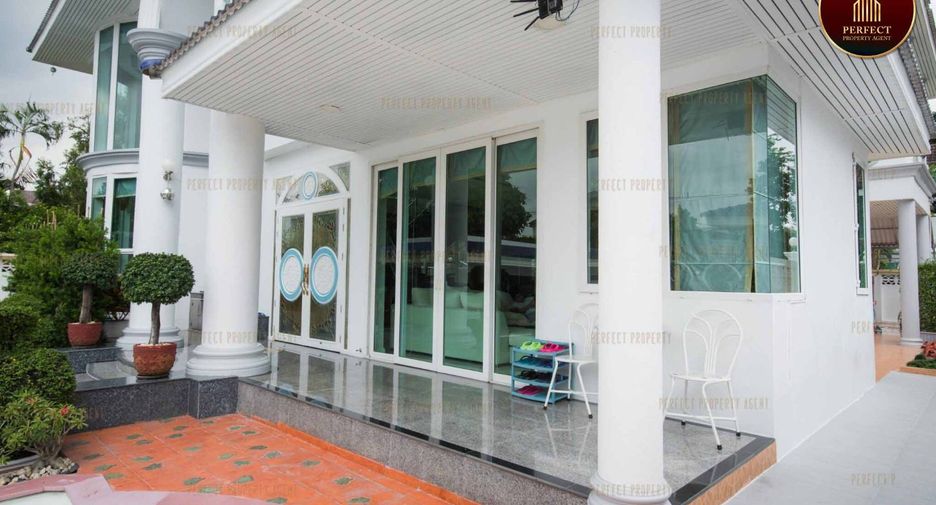 Villa zum Kauf mit 4 Zimmer in Bang Kapi, Bangkok