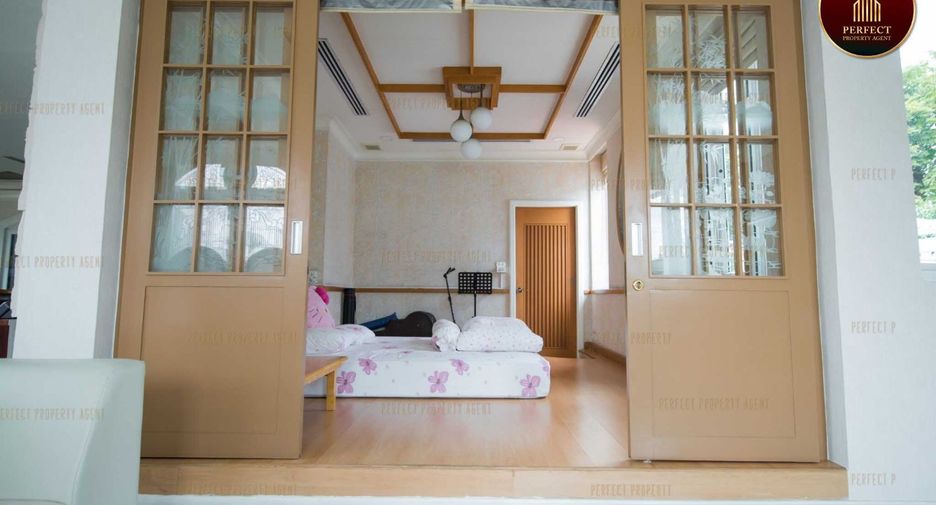 Villa zum Kauf mit 4 Zimmer in Bang Kapi, Bangkok