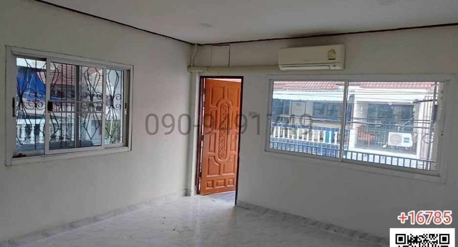 For rent 3 bedrooms townhouse in Don Mueang, Bangkok