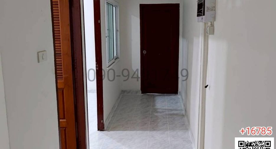 For rent 3 bedrooms townhouse in Don Mueang, Bangkok
