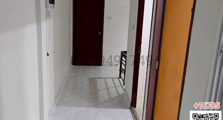 For rent 3 bedrooms townhouse in Don Mueang, Bangkok
