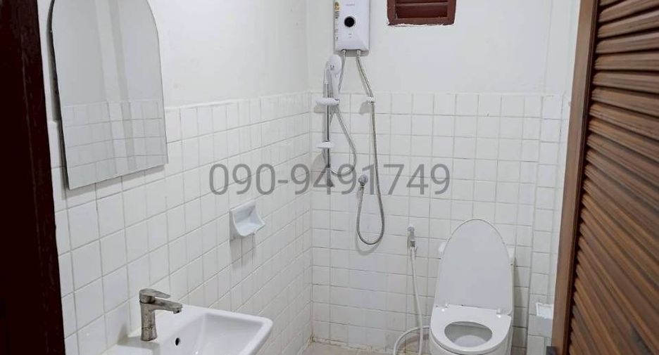 For rent 3 bedrooms townhouse in Don Mueang, Bangkok