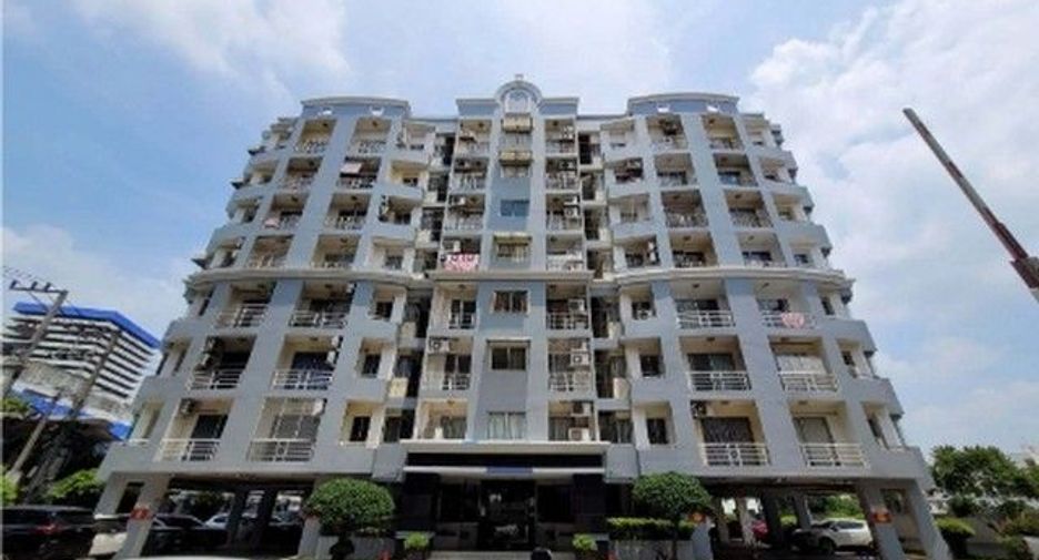 For sale 1 bed condo in Wang Thonglang, Bangkok