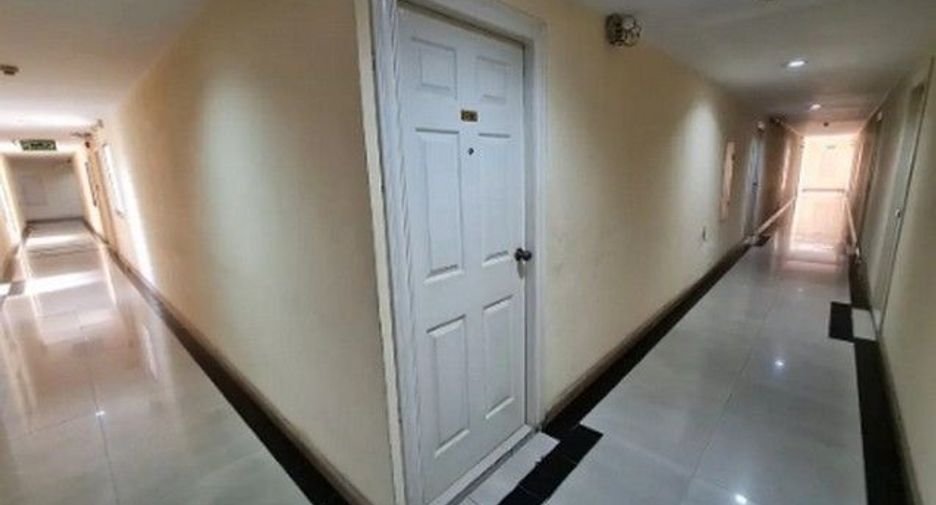 For sale 1 bed condo in Wang Thonglang, Bangkok