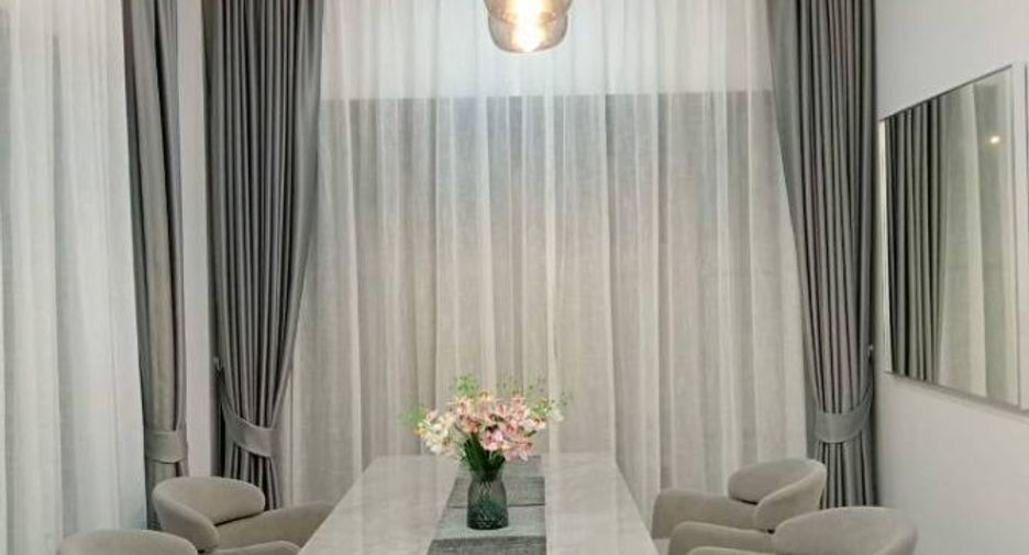 For rent 3 bedrooms villa in Mueang Phuket, Phuket