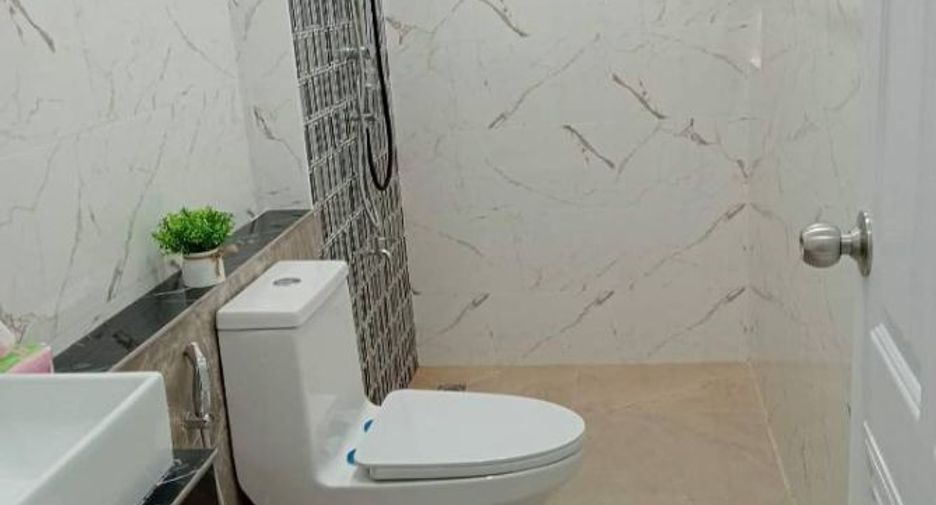For rent 3 bedrooms villa in Mueang Phuket, Phuket
