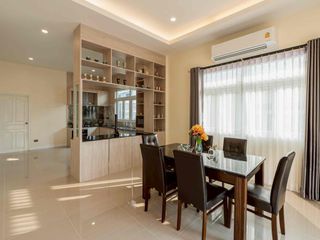 For rent 3 bedrooms villa in Bang Lamung, Chonburi