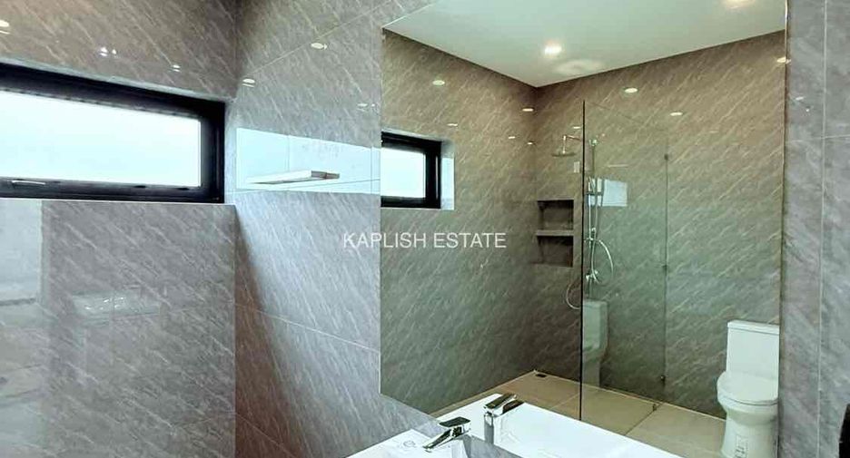 For sale 4 bedrooms villa in Bang Lamung, Chonburi
