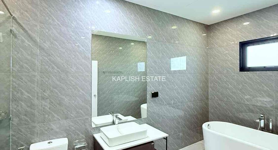 For sale 4 bedrooms villa in Bang Lamung, Chonburi
