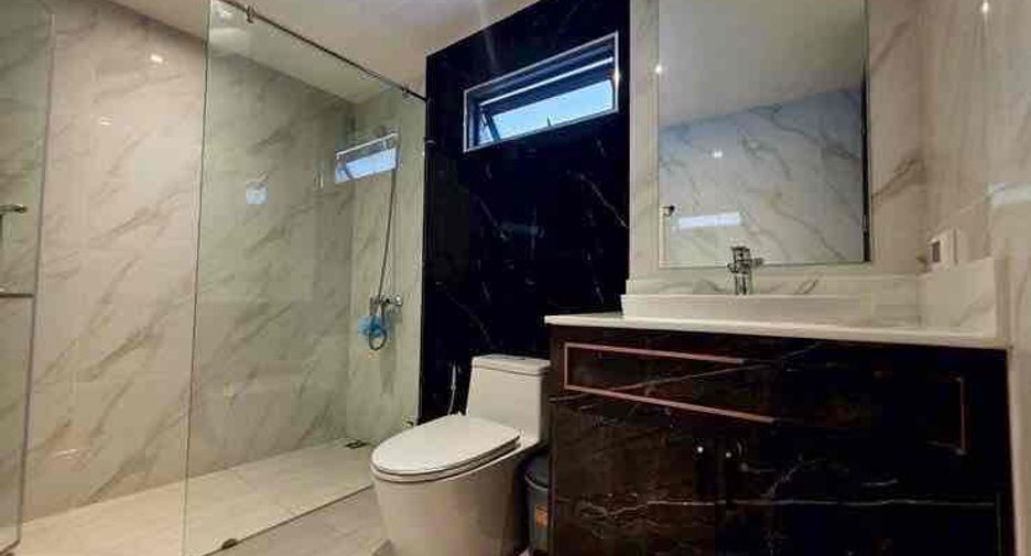 À louer 4 chambres villa à Bang Lamung, Chonburi