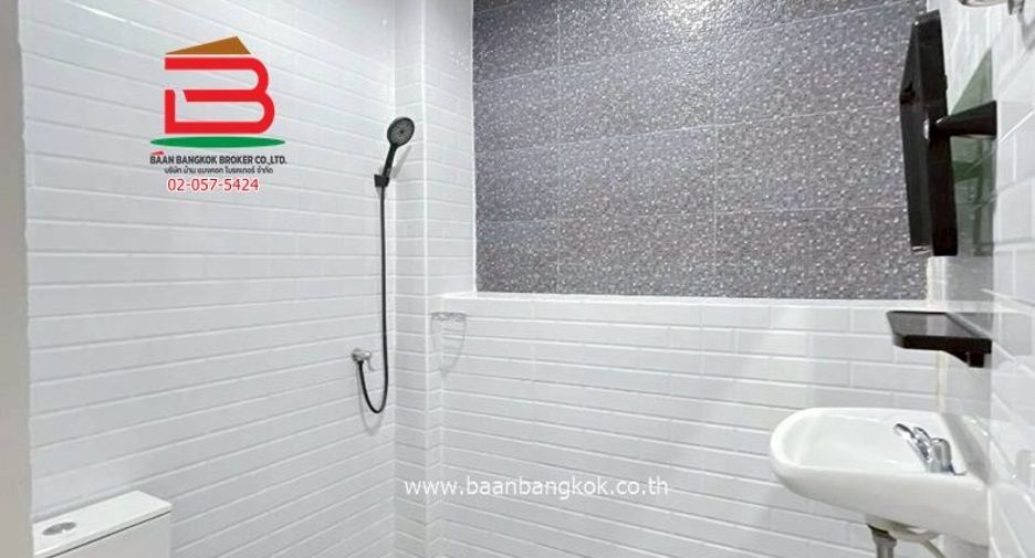 For sale 3 bedrooms townhouse in Thanyaburi, Pathum Thani