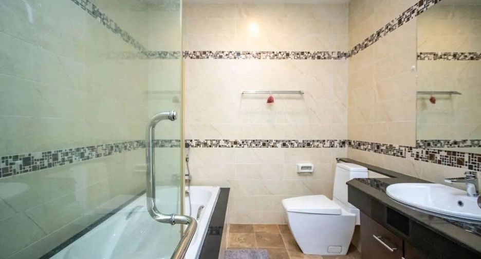 For sale 2 bedrooms condo in Mueang Chiang Mai, Chiang Mai
