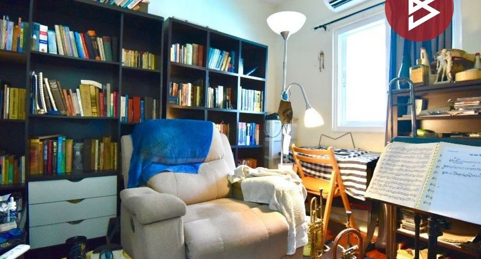 For sale 3 bedrooms townhouse in Mueang Samut Prakan, Samut Prakan