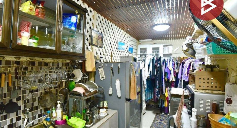 For sale 3 bedrooms townhouse in Mueang Samut Prakan, Samut Prakan