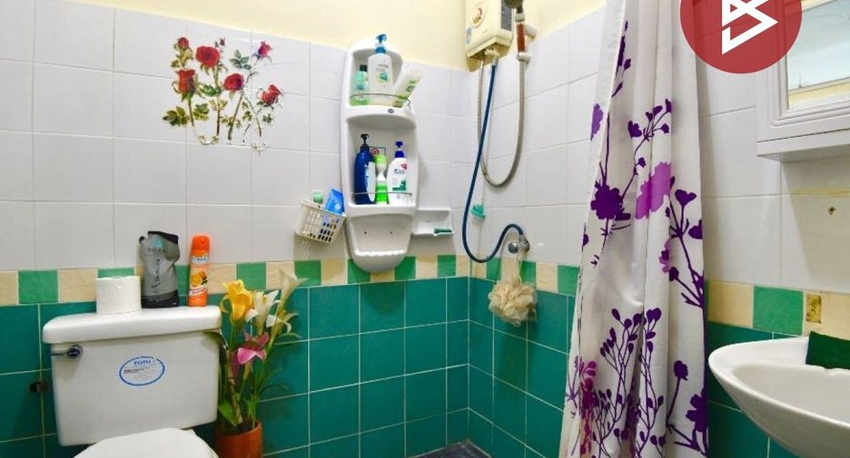 For sale 3 bedrooms townhouse in Mueang Samut Prakan, Samut Prakan