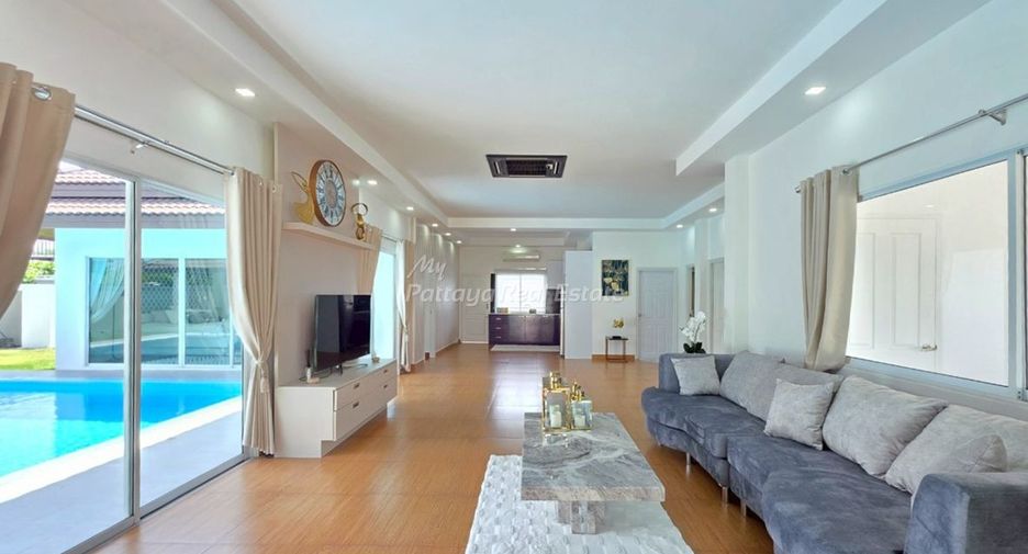 For sale 3 bedrooms villa in Bang Lamung, Chonburi