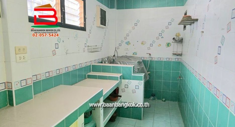 Продажа 3 спальни таунхаус в Кхлонг Сам Ща, Бангкок