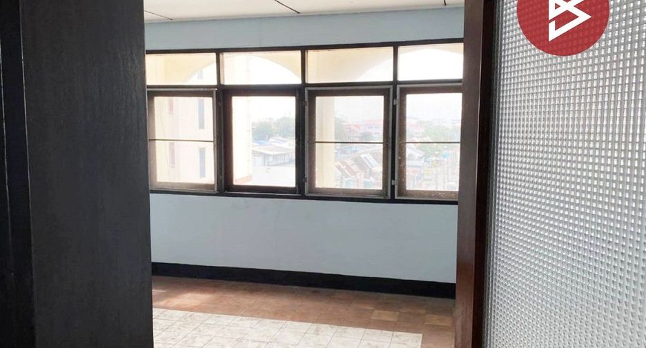 For sale 6 bedrooms retail Space in Mueang Samut Prakan, Samut Prakan