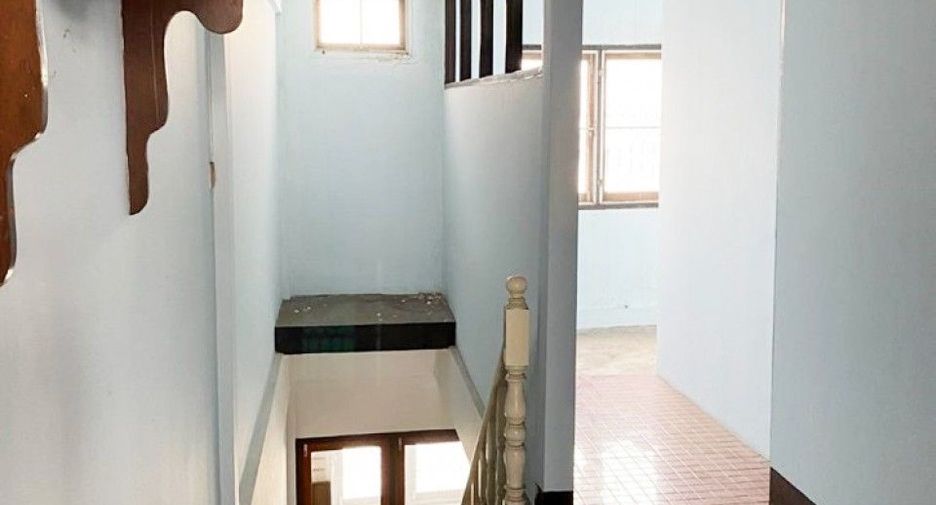 For sale 6 bedrooms retail Space in Mueang Samut Prakan, Samut Prakan