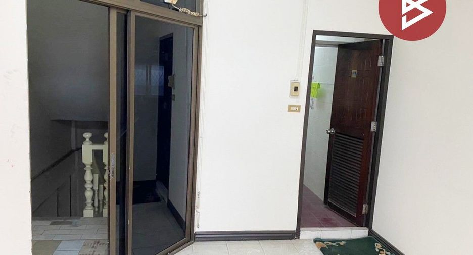 For sale 6 bedrooms retail Space in Mueang Samut Prakan, Samut Prakan