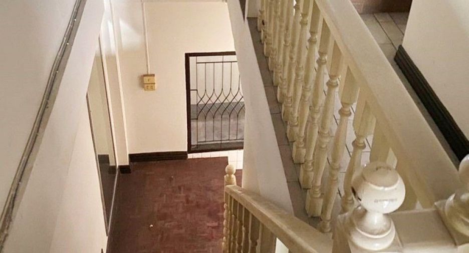 For sale 6 bedrooms retail Space in Mueang Samut Prakan, Samut Prakan