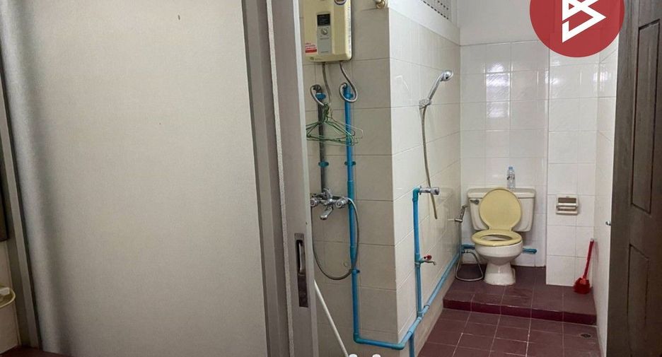 For sale 6 bedrooms retail Space in Mueang Samut Prakan, Samut Prakan