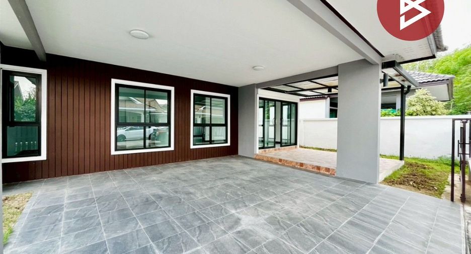 À vendre 3 chambres maison de ville à Nikhom Phatthana, Rayong