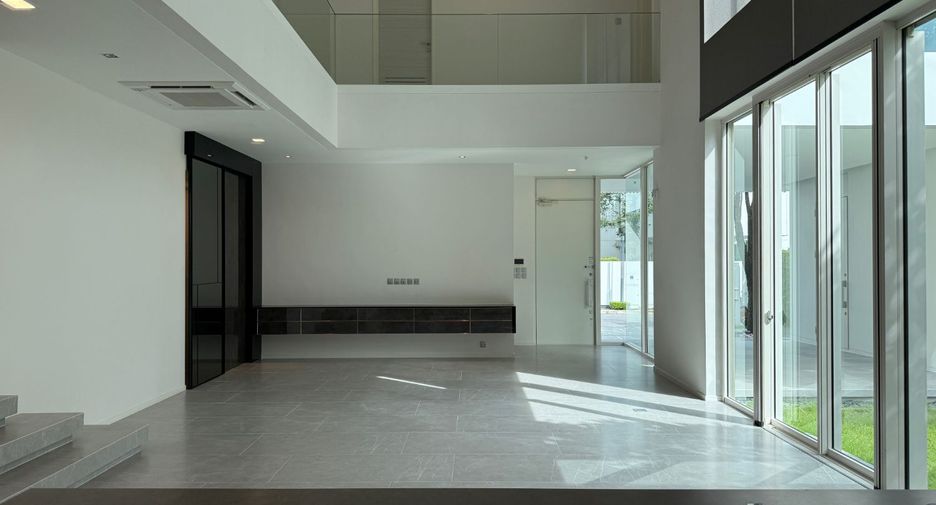 For sale 4 bedrooms house in Bang Phli, Samut Prakan