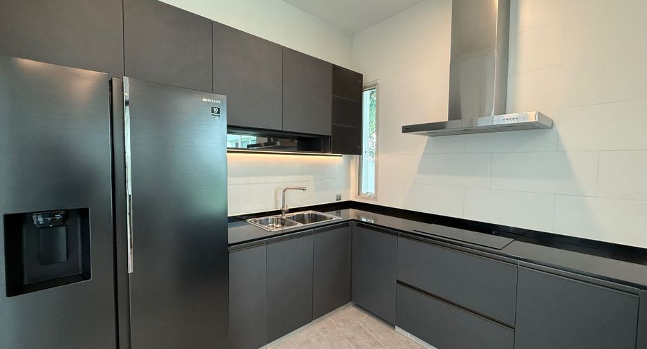 For sale 4 bedrooms house in Bang Phli, Samut Prakan