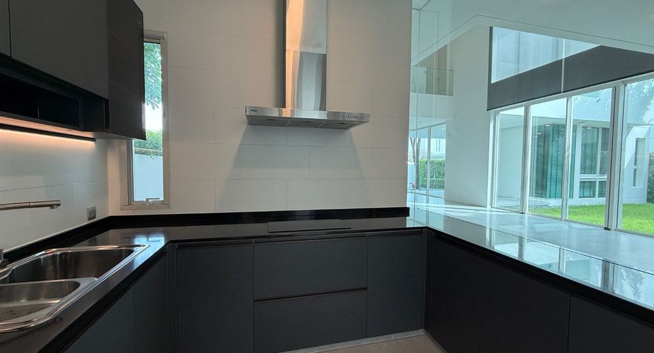 For sale 4 bedrooms house in Bang Phli, Samut Prakan