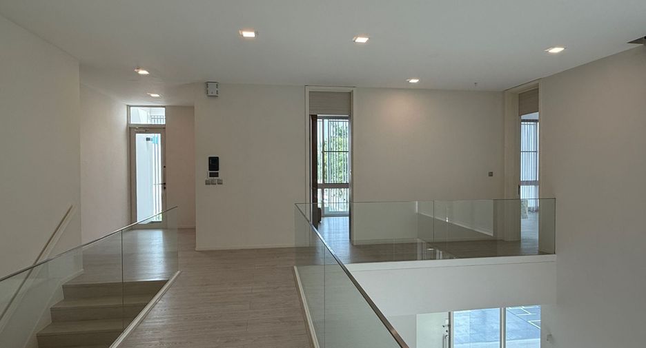 For sale 4 bedrooms house in Bang Phli, Samut Prakan