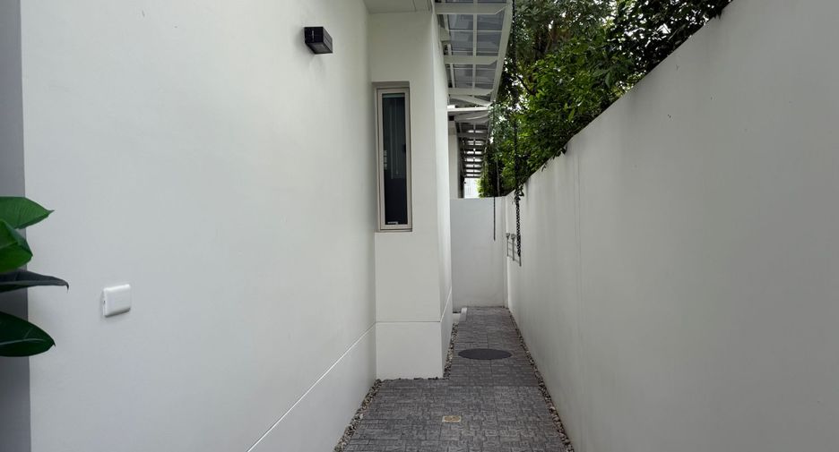 For sale 4 bedrooms house in Bang Phli, Samut Prakan