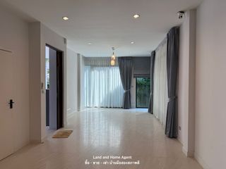 For sale 4 bedrooms house in Prawet, Bangkok