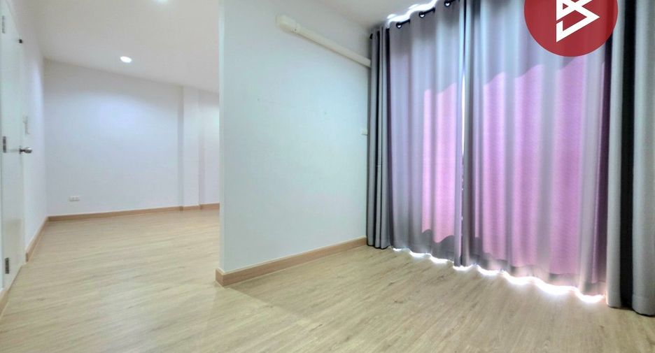 Reihenhaus zum Kauf mit 3 Zimmer in Si Racha, Chonburi