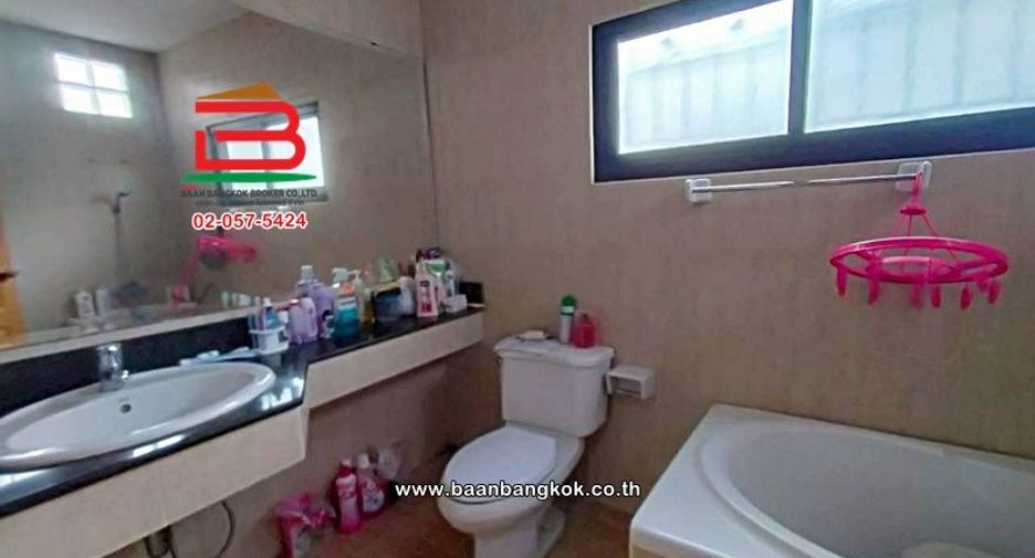 For sale 3 bedrooms house in Don Mueang, Bangkok