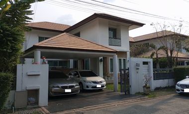 Haus zum Kauf mit 3 Zimmer in Bang Kapi, Bangkok