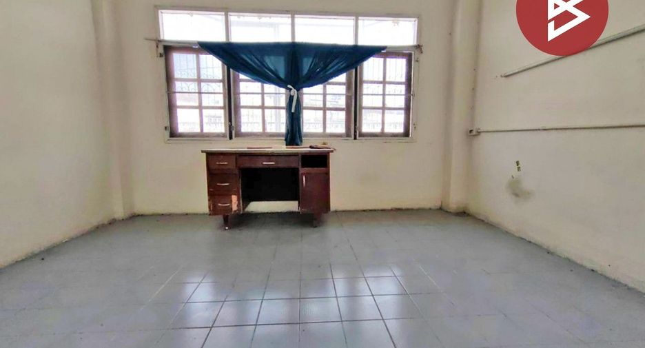 For sale 3 bedrooms retail Space in Chom Thong, Bangkok