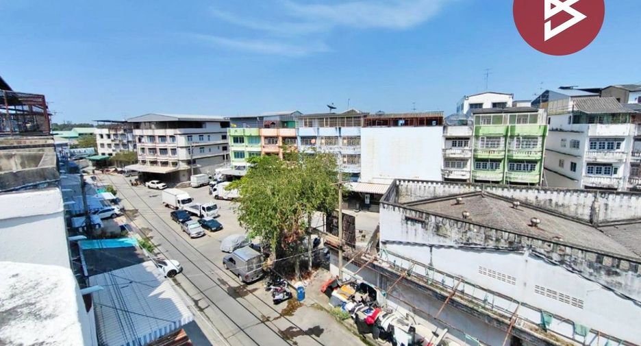 For sale 3 bedrooms retail Space in Chom Thong, Bangkok