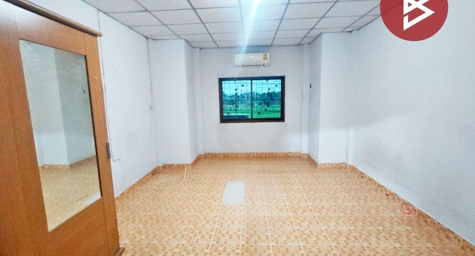 For sale 2 bedrooms townhouse in Mueang Chachoengsao, Chachoengsao