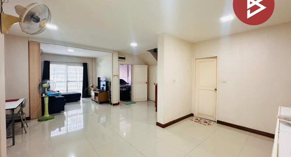 Casa en venta de 3 habitaciones en Phutthamonthon, Nakhon Pathom