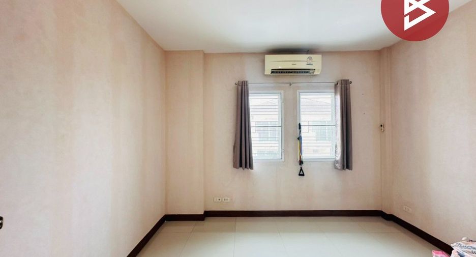 Casa en venta de 3 habitaciones en Phutthamonthon, Nakhon Pathom